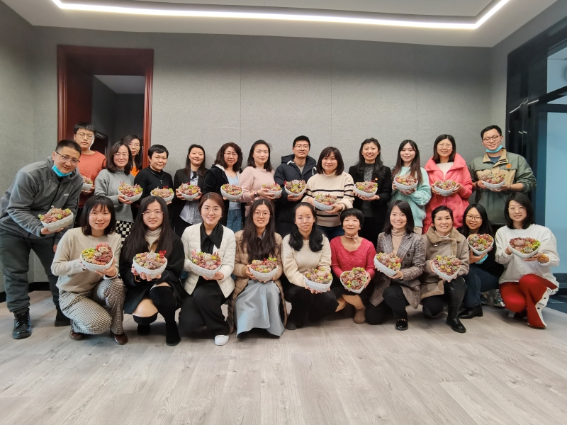 1647855447640958.jpg “多肉花园DIY”花艺活动-1.jpg